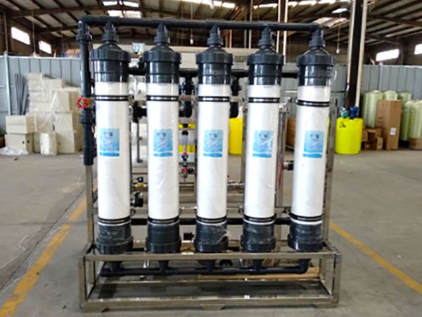 礦泉水(shuǐ)超濾設備